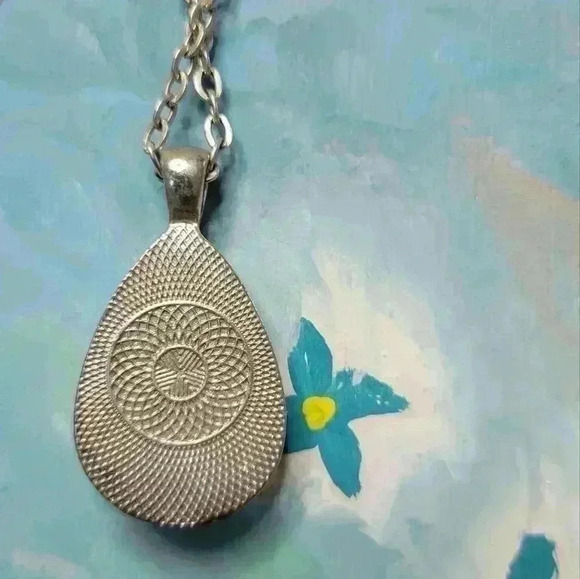 Green and black resin necklace and ring set - Picture 8 of 12